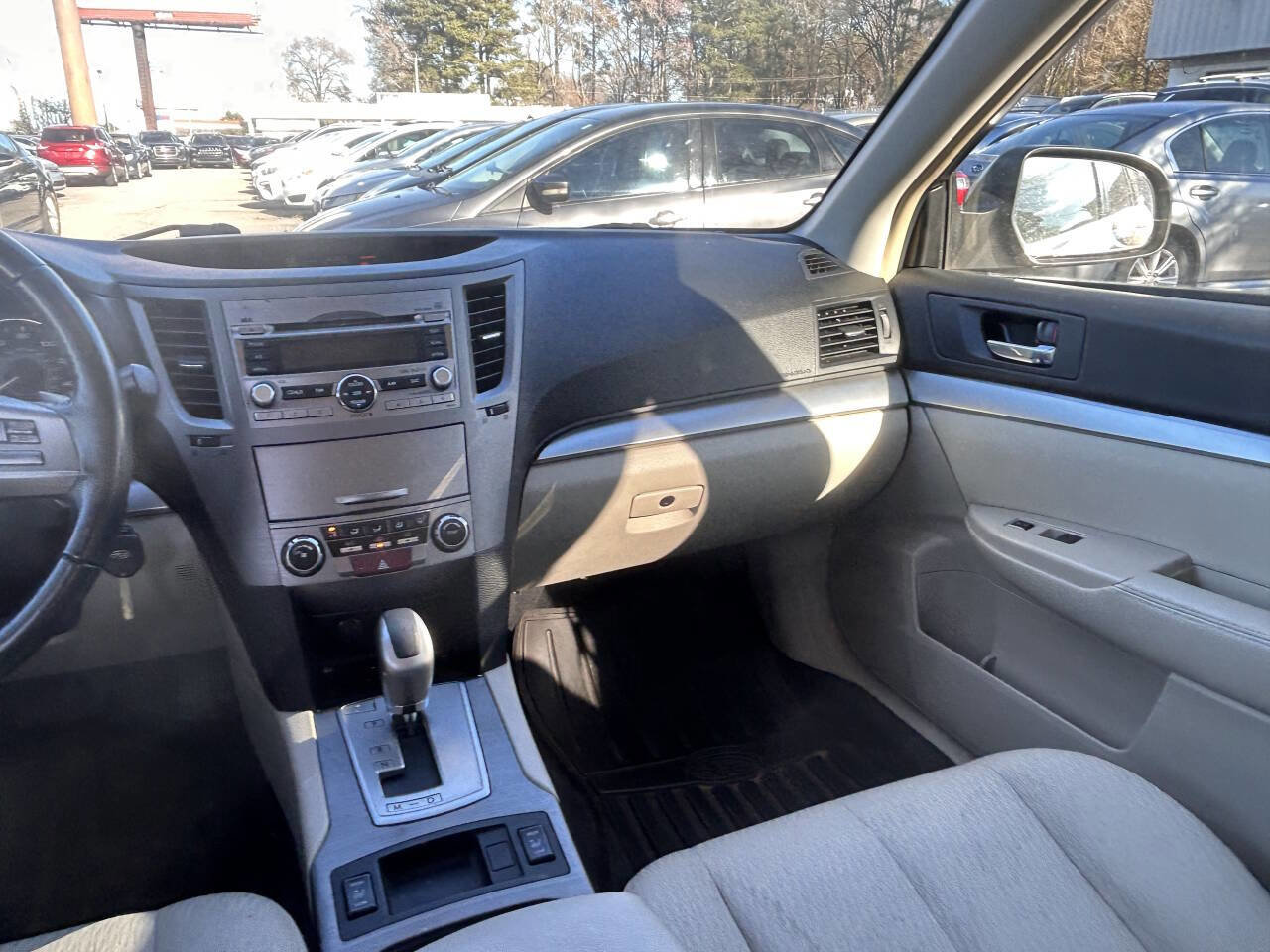 Used 2010 Subaru Outback 2.5i Premium image 10