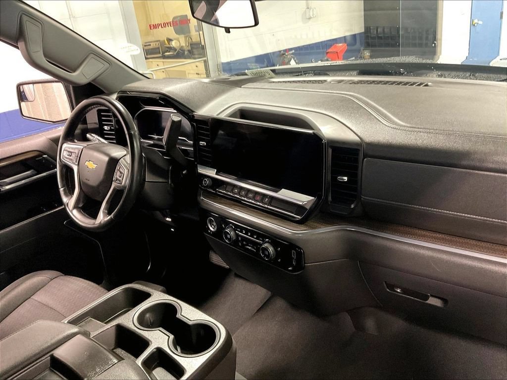 Used 2023 Chevrolet Silverado 1500 LT AWD/4WD image 14