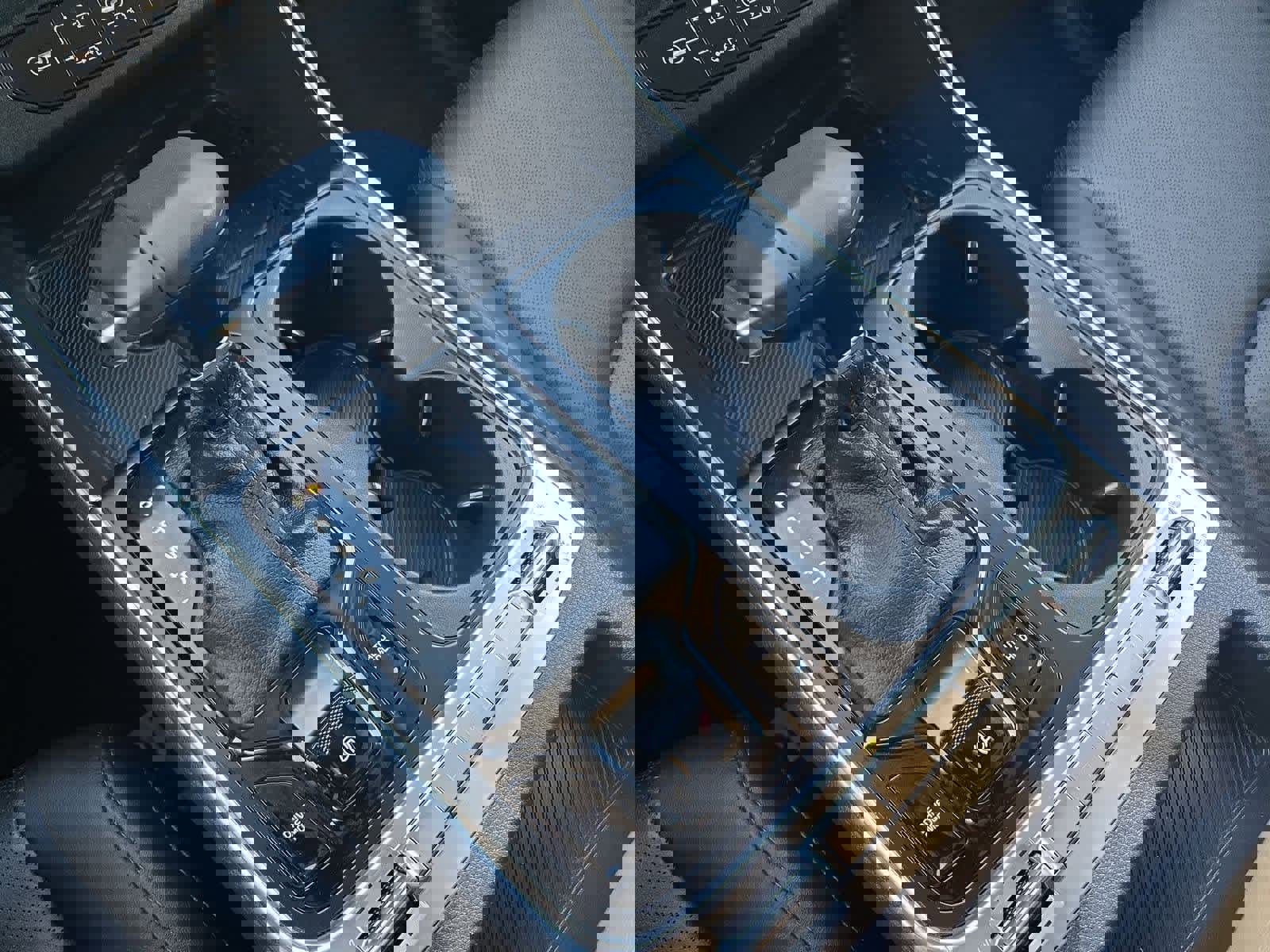 Certified 2025 Kia Carnival SX w/ SX Dark Edition Package image 31