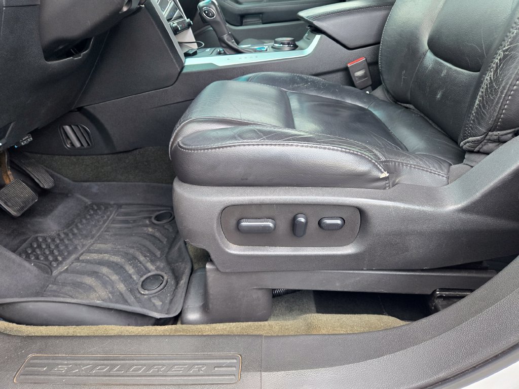 Used 2013 Ford Explorer XLT AWD/4WD image 27