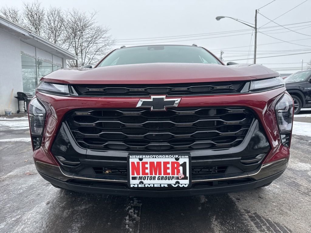 Used 2024 Chevrolet Trax ACTIV w/ Sunroof Package image 2