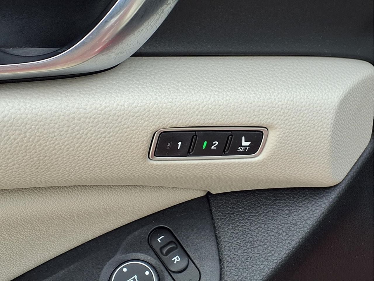 Used 2022 Honda Accord Touring image 13