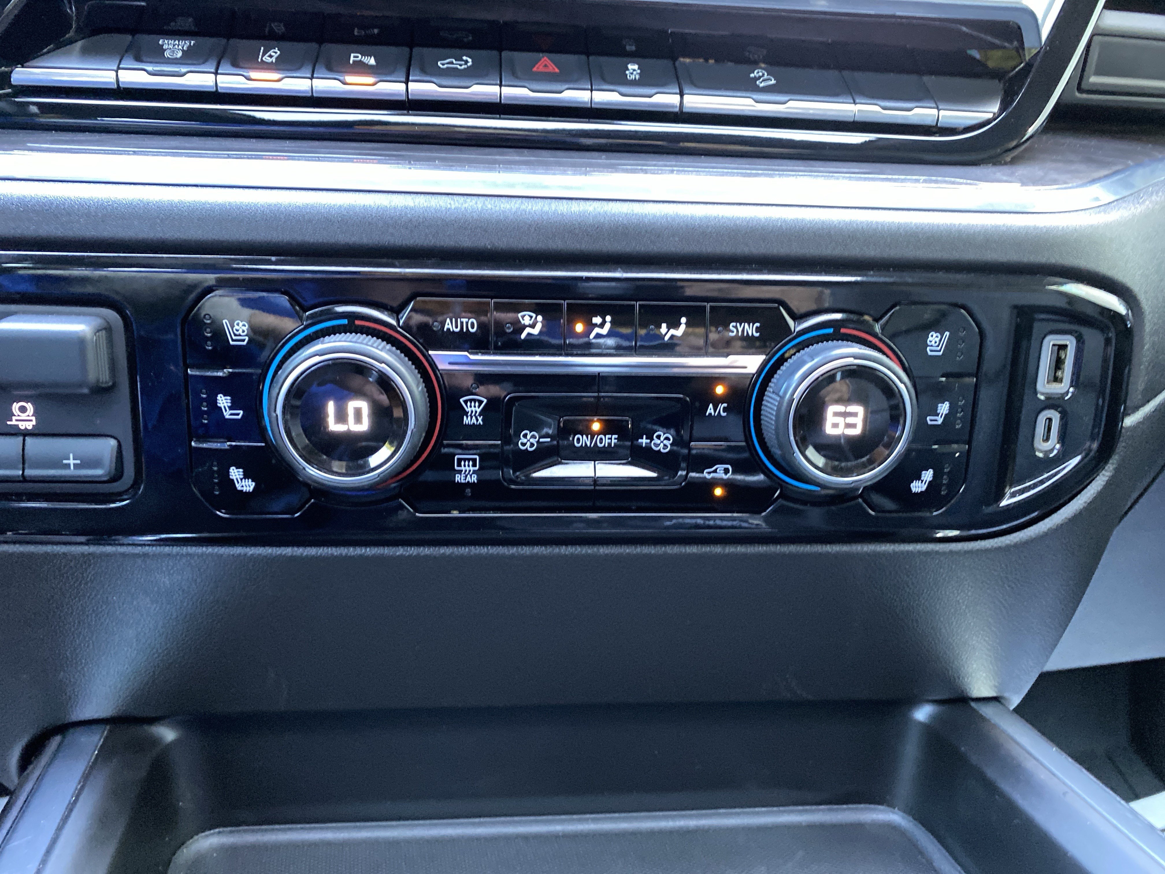 Used 2024 Chevrolet Silverado 2500 LTZ w/ LTZ Plus Package AWD/4WD image 31