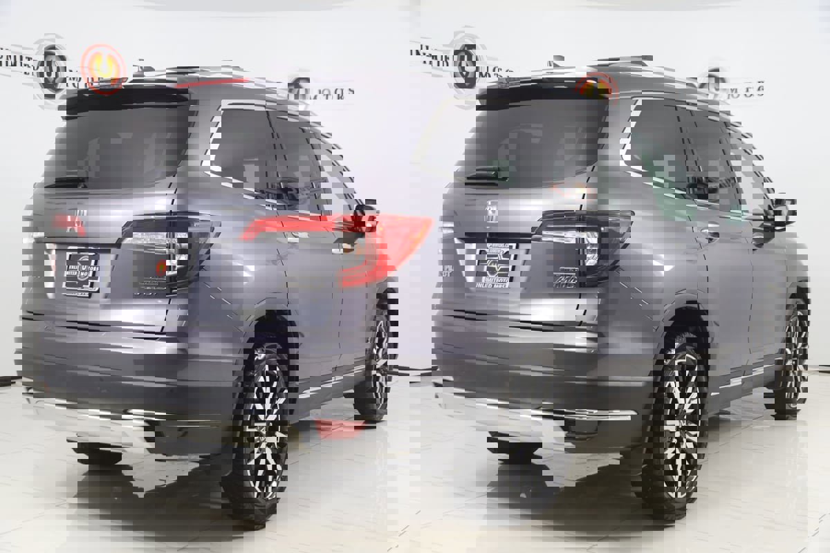 Used 2019 Honda Pilot Touring image 3