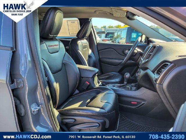 Used 2022 Jeep Cherokee Trailhawk w/ Technology Group B AWD/4WD image 32