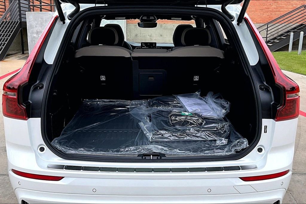 New 2026 Volvo XC60 T8 Plus w/ Protection Package Premier AWD/4WD image 45