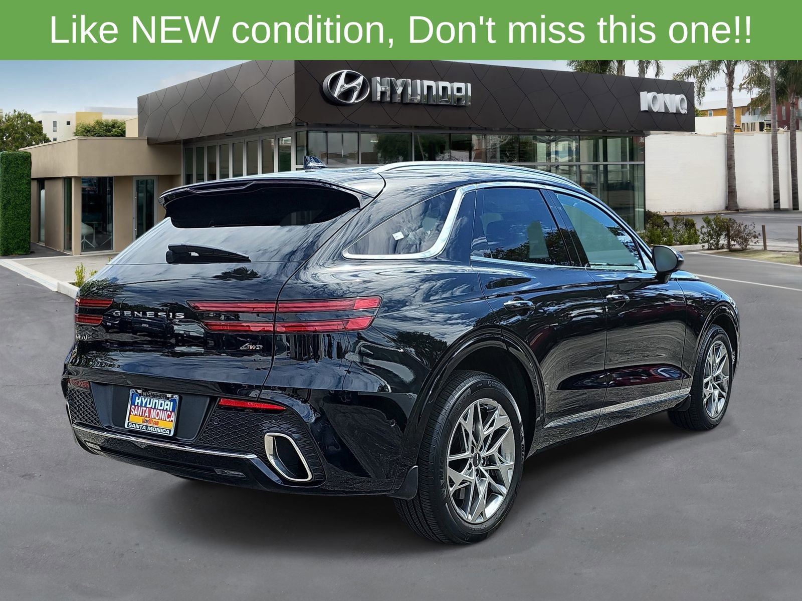 Used 2023 Genesis GV70 2.5T w/ Advanced Package AWD/4WD image 3