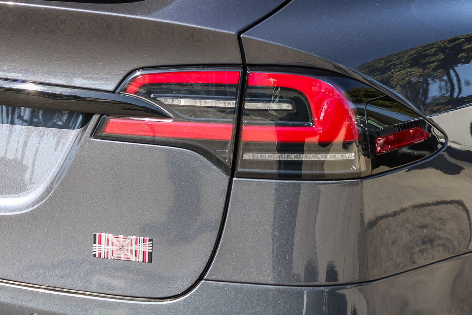 Used 2022 Tesla Model X Plaid image 7