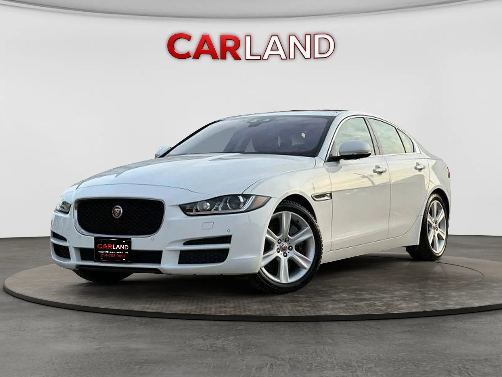 Used 2018 Jaguar XE Prestige RWD image 1