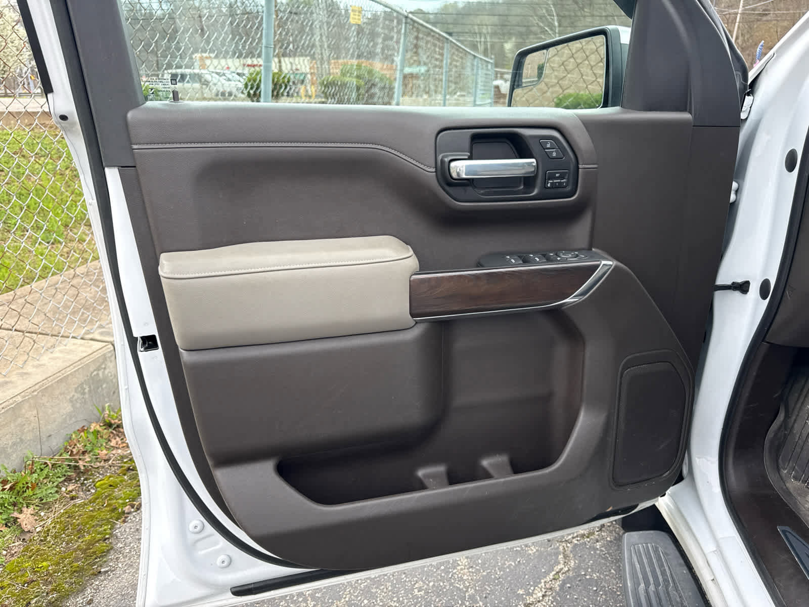 Used 2021 GMC Sierra 1500 SLT image 12