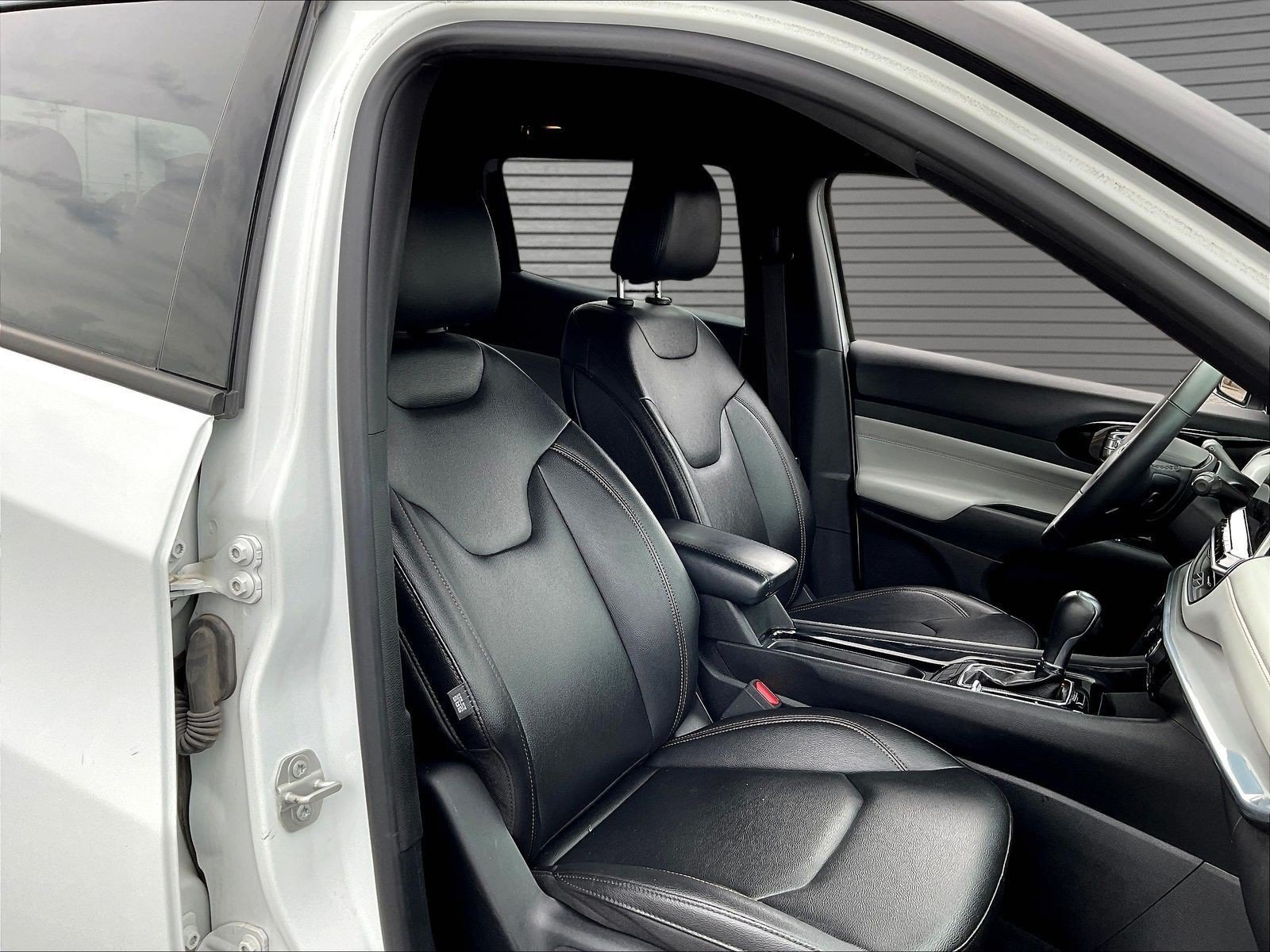 Used 2024 Jeep Compass Limited AWD/4WD image 25