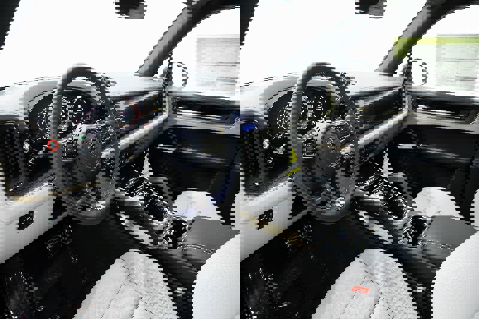 New 2026 Porsche Cayenne Turbo image 4