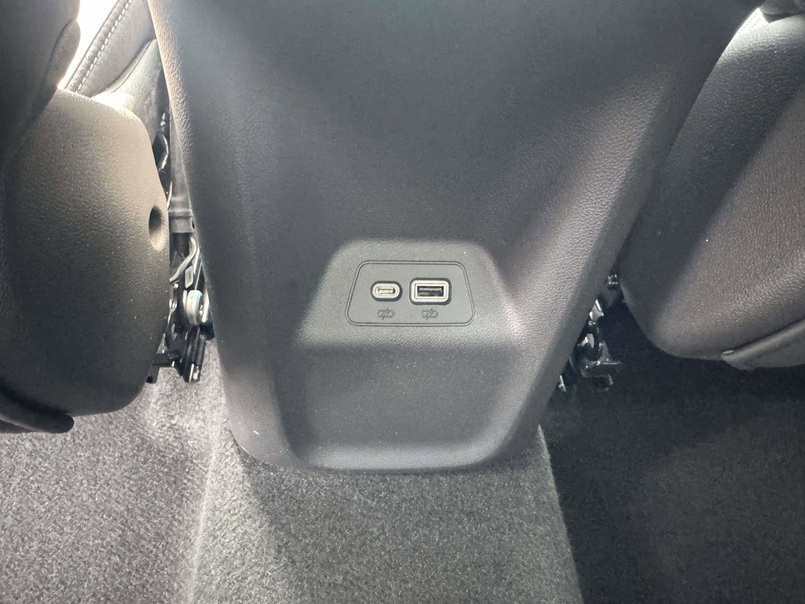 Used 2023 Buick Envision Essence AWD/4WD image 17