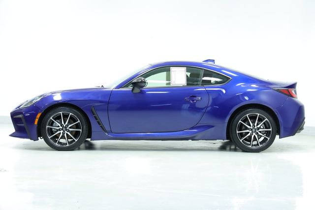 Used 2023 Toyota GR86 RWD image 4