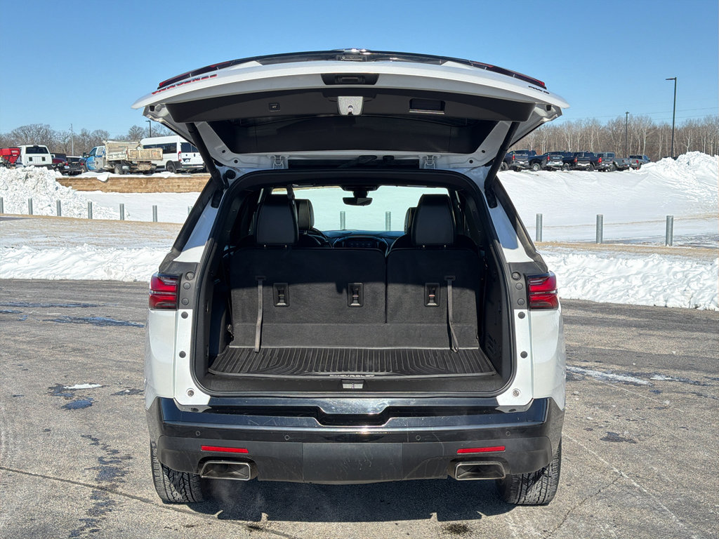 Used 2022 Chevrolet Traverse Premier w/ Redline Edition AWD/4WD image 43