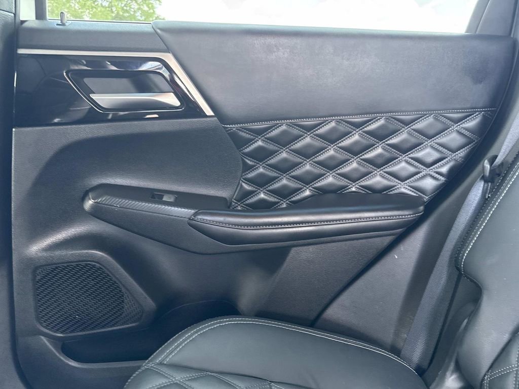 Used 2022 Mitsubishi Outlander SEL AWD/4WD image 16