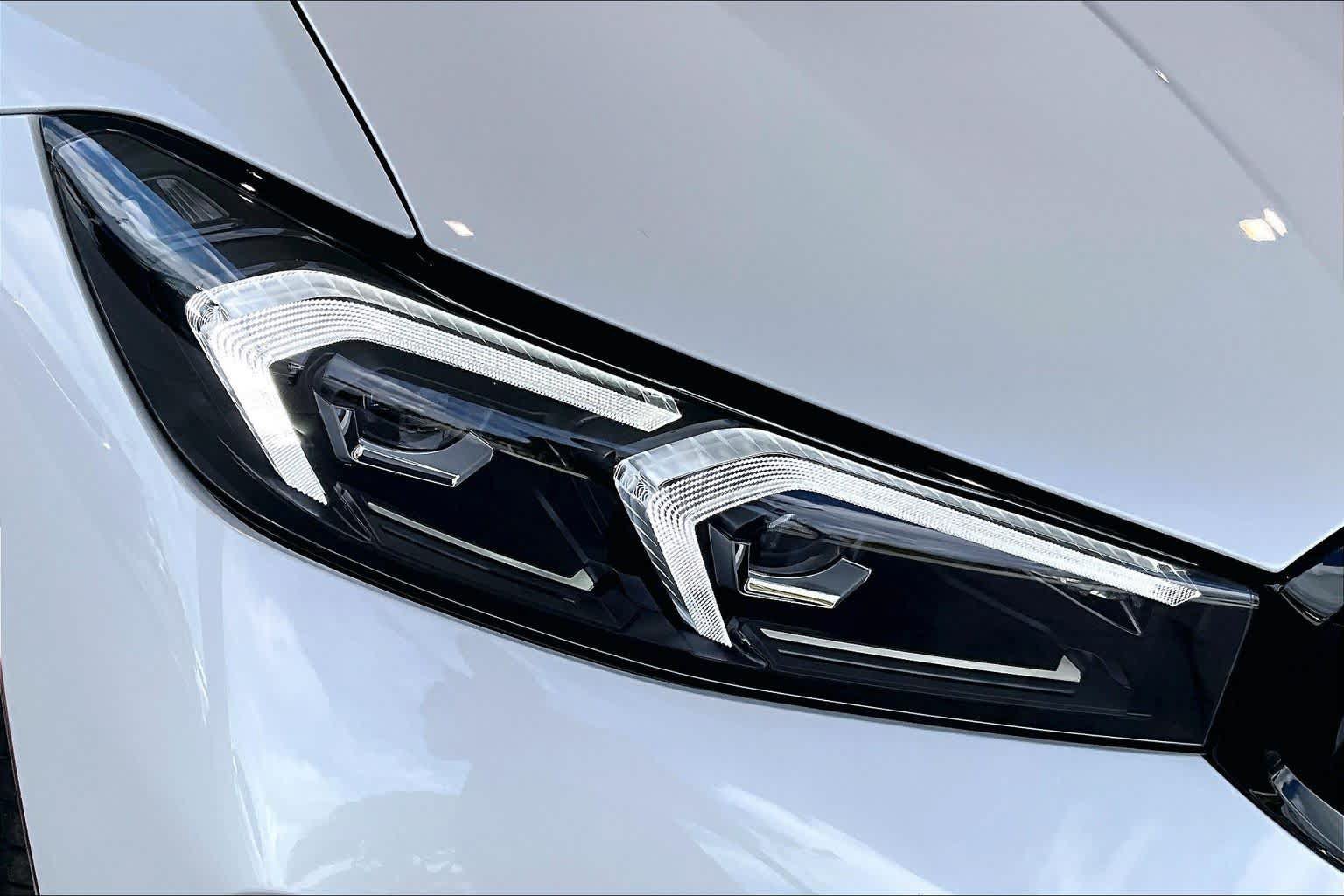 New 2026 BMW 330i Sedan w/ M Sport Package RWD image 14