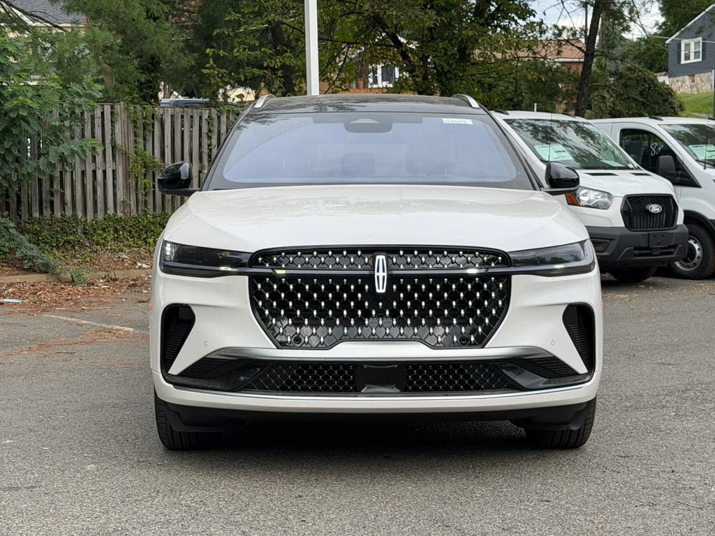 New 2026 Lincoln Nautilus Reserve AWD/4WD image 2