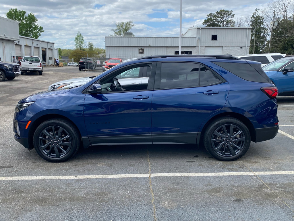 Used 2023 Chevrolet Equinox RS image 3