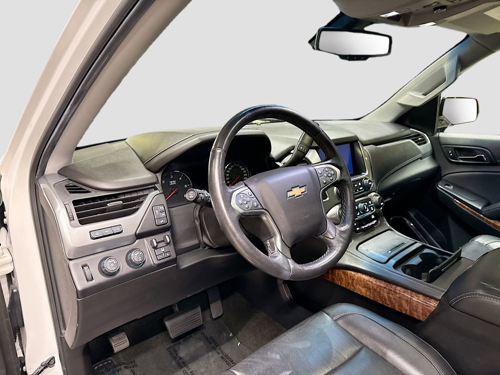 Used 2017 Chevrolet Suburban Premier image 11