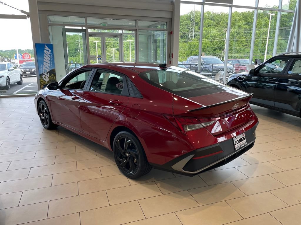 New 2026 Hyundai Elantra SEL FWD image 4