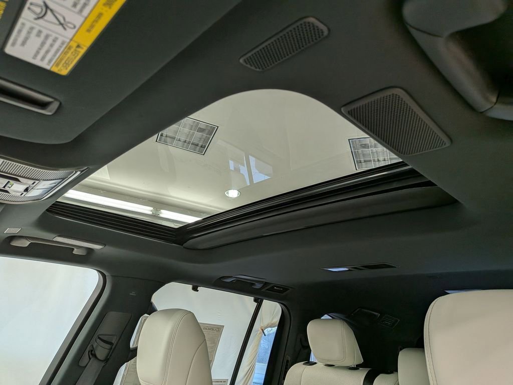 New 2025 Lexus LX 600 4WD w/ Luxury Package image 21