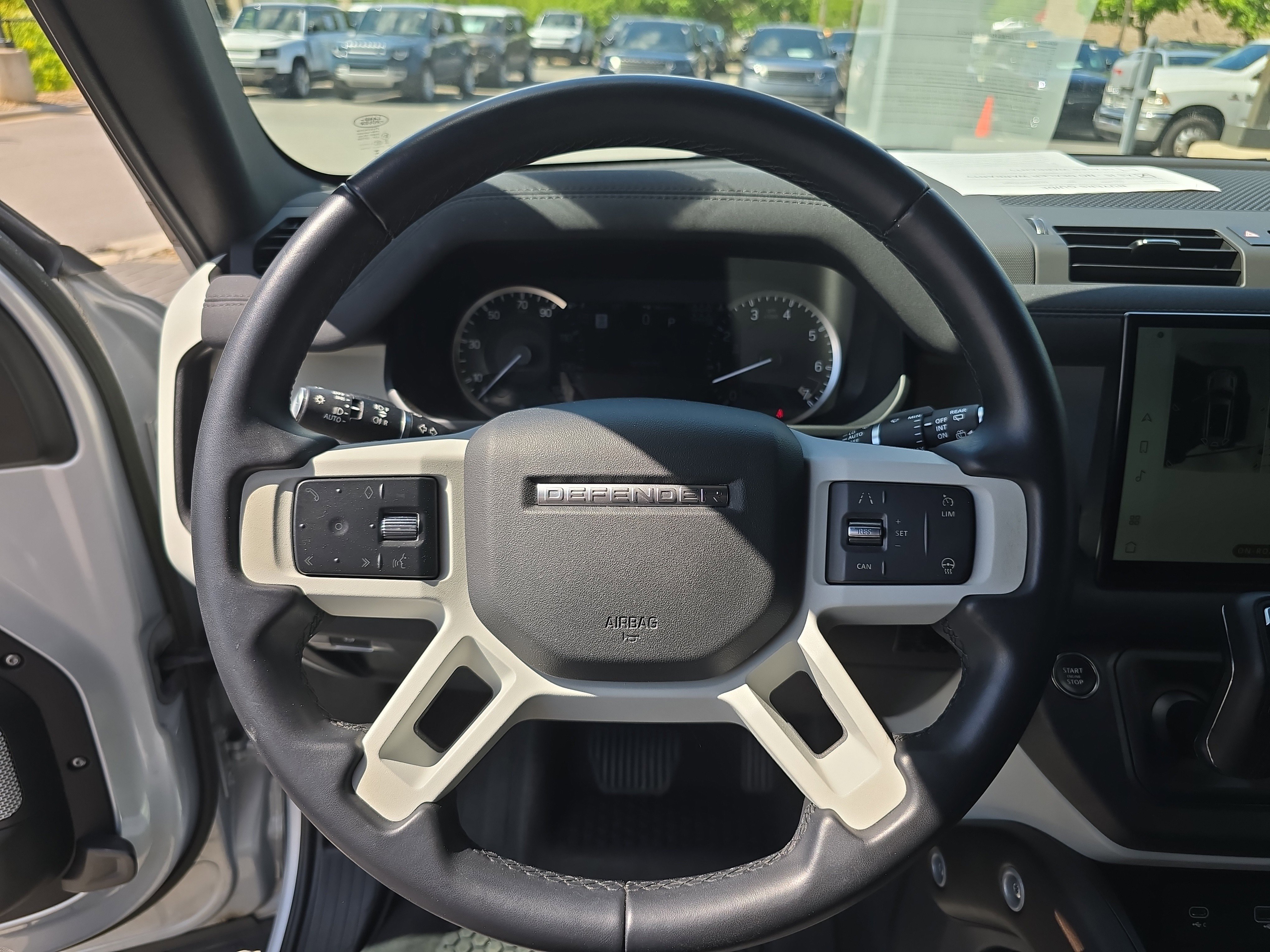 Certified 2023 Land Rover Defender 130 SE AWD/4WD image 30