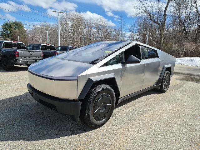 Used 2024 Tesla Cybertruck AWD Crew Cab image 4