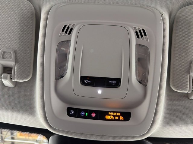 Used 2024 Buick Envision Sport Touring image 27