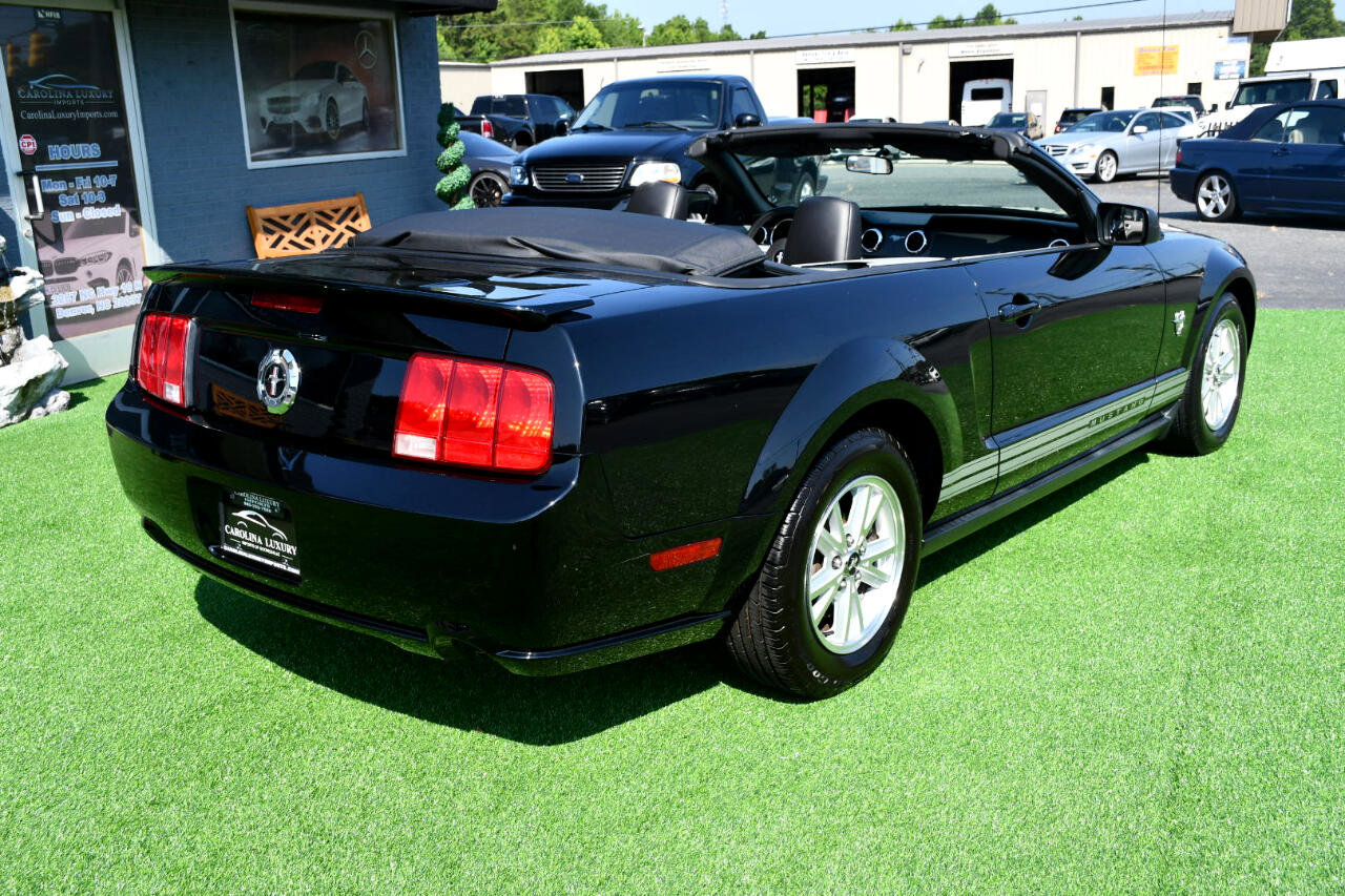Used 2009 Ford Mustang Convertible image 7