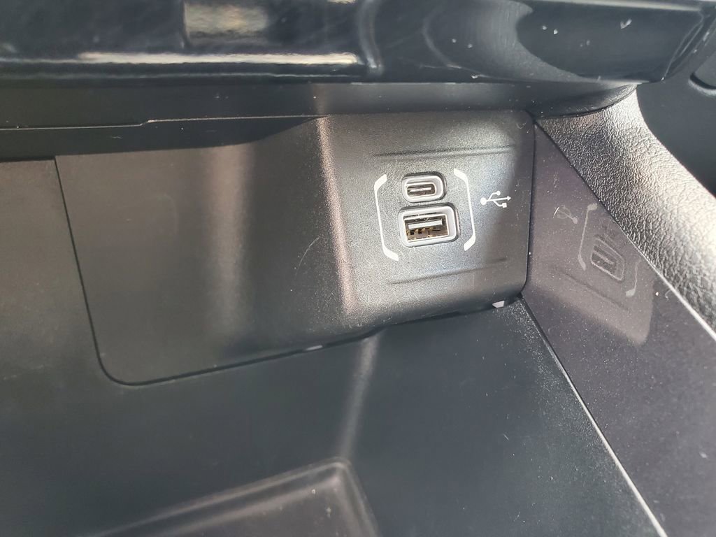 Used 2023 Jeep Compass Latitude image 31