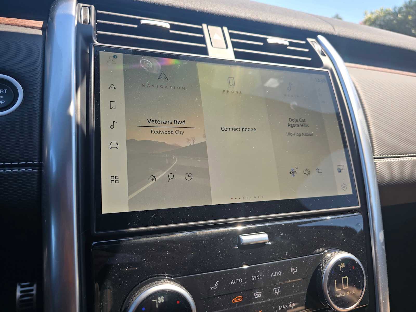 New 2025 Land Rover Discovery Dynamic SE image 28