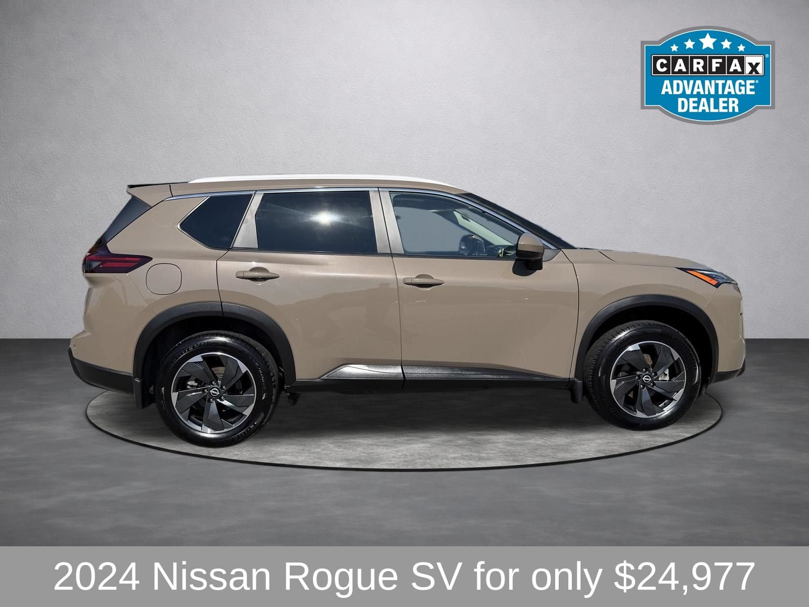 Used 2024 Nissan Rogue SV w/ SV Premium Package AWD/4WD image 2