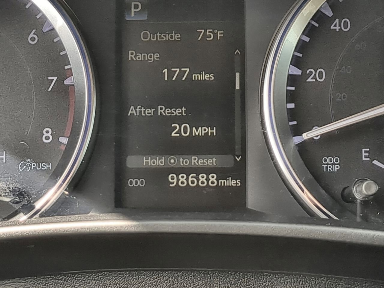 Used 2017 Toyota Highlander XLE FWD image 12