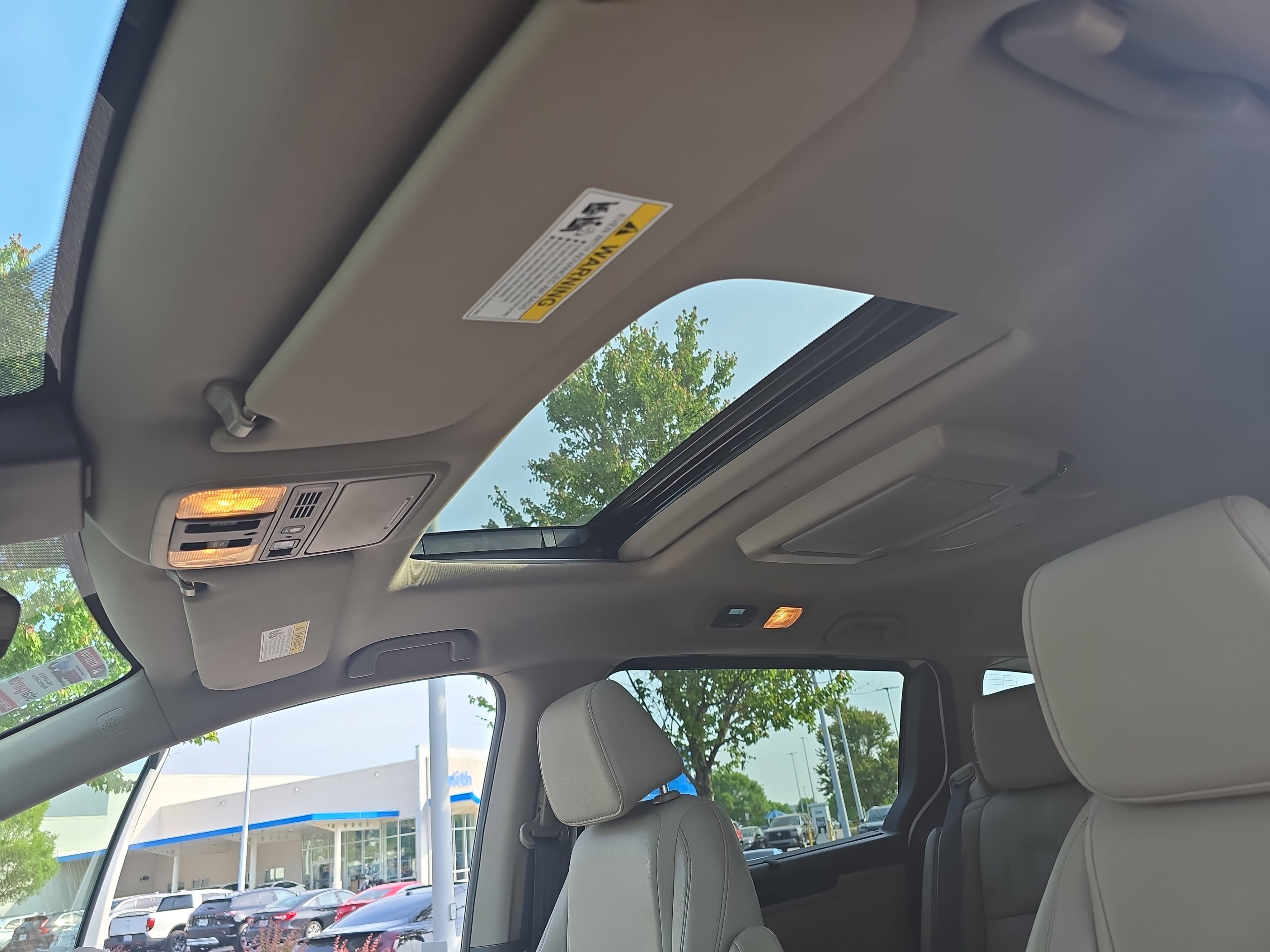 Used 2023 Honda Odyssey Touring image 32