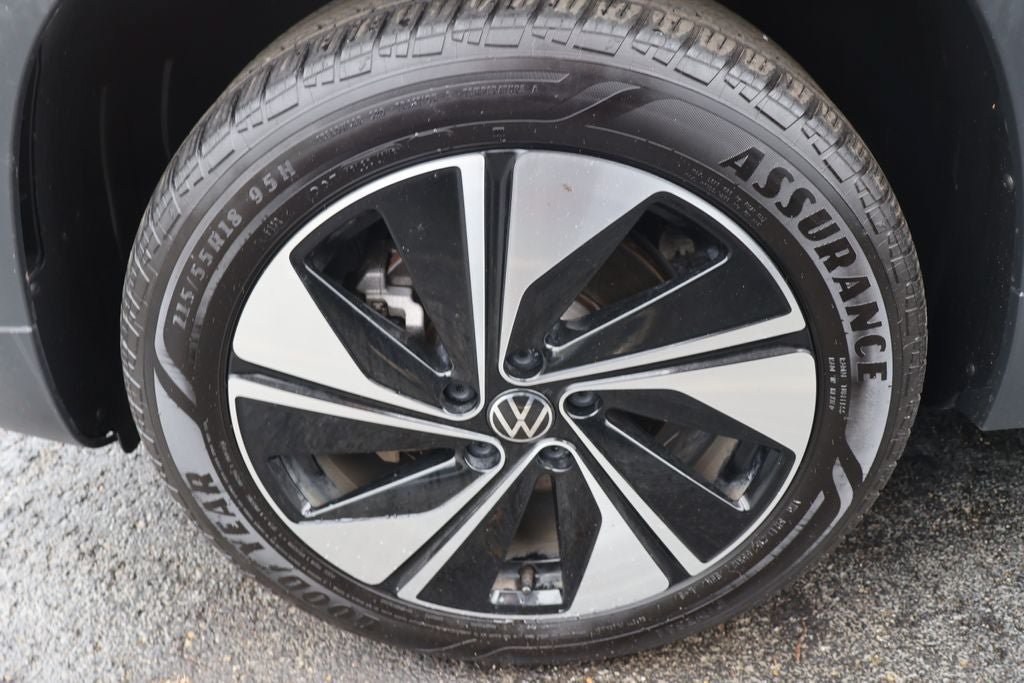 Used 2025 Volkswagen Taos SE AWD/4WD image 8