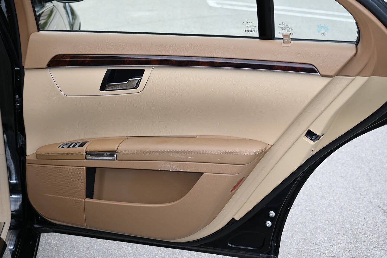 Used 2007 Mercedes-Benz S 550 image 27