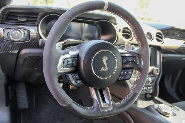 Used 2022 Ford Mustang Shelby GT500 w/ Carbon Fiber Track Pack image 24