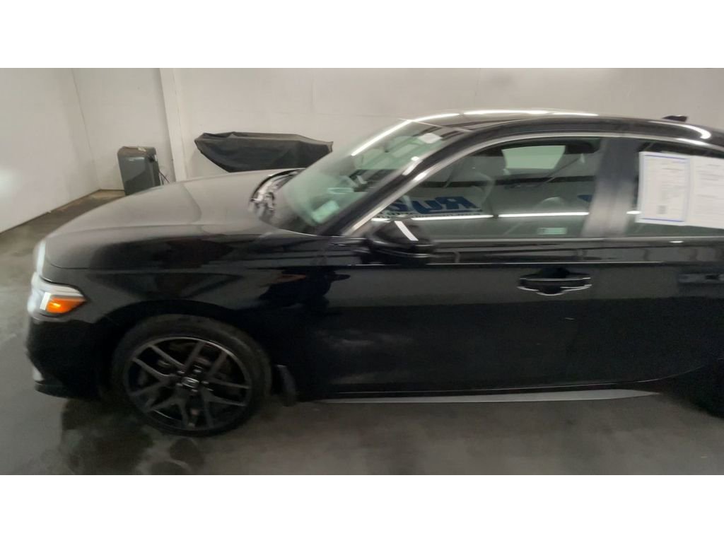 Used 2023 Honda Civic Sport Touring image 5