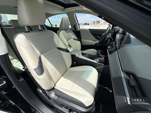 Certified 2024 Lexus ES 300h w/ Premium Package FWD image 26