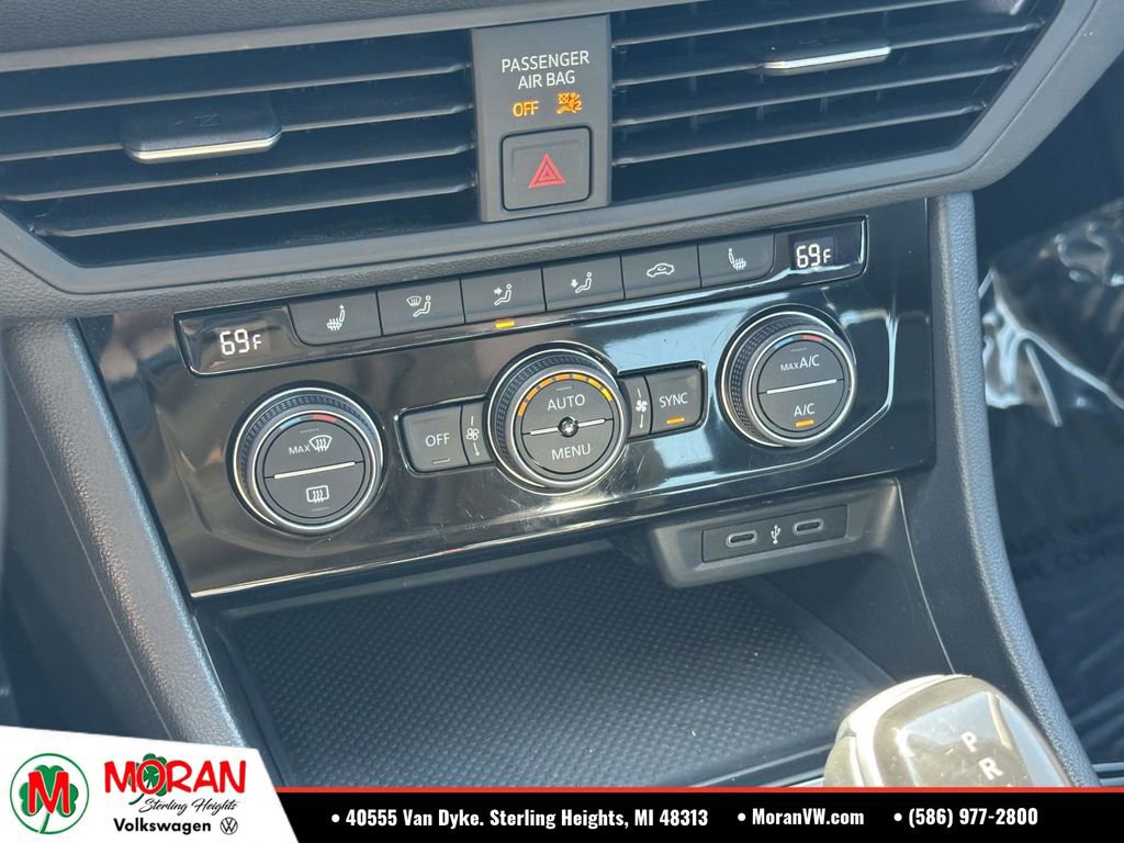 Certified 2023 Volkswagen Jetta SE FWD image 25