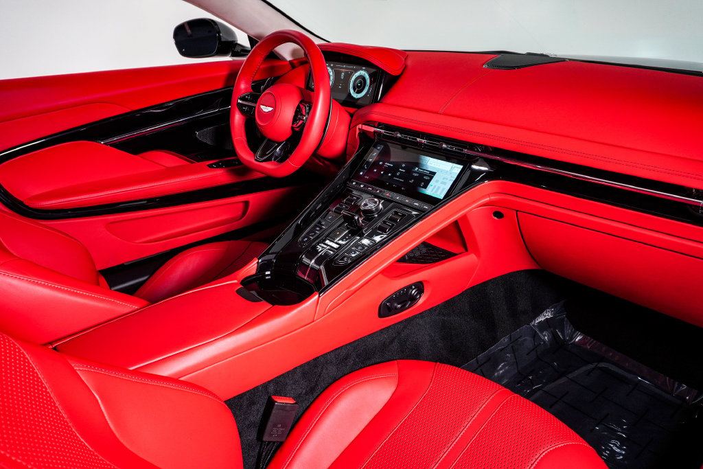 Used 2024 Aston Martin DB12 Coupe RWD image 17