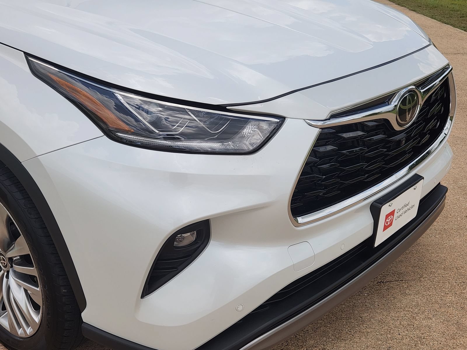 Used 2025 Toyota Highlander Platinum AWD/4WD image 12