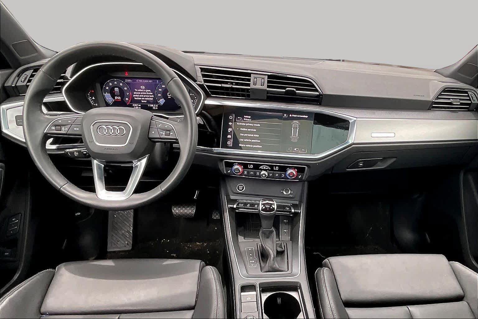 Used 2025 Audi Q3 2.0T Premium w/ Convenience Package AWD/4WD image 15