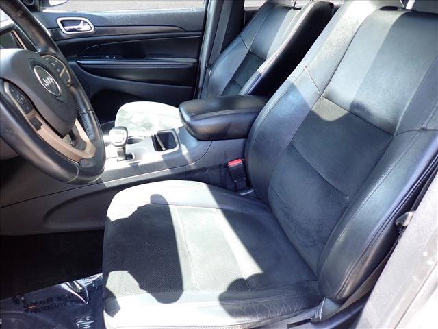 Used 2015 Jeep Grand Cherokee Altitude AWD/4WD image 11