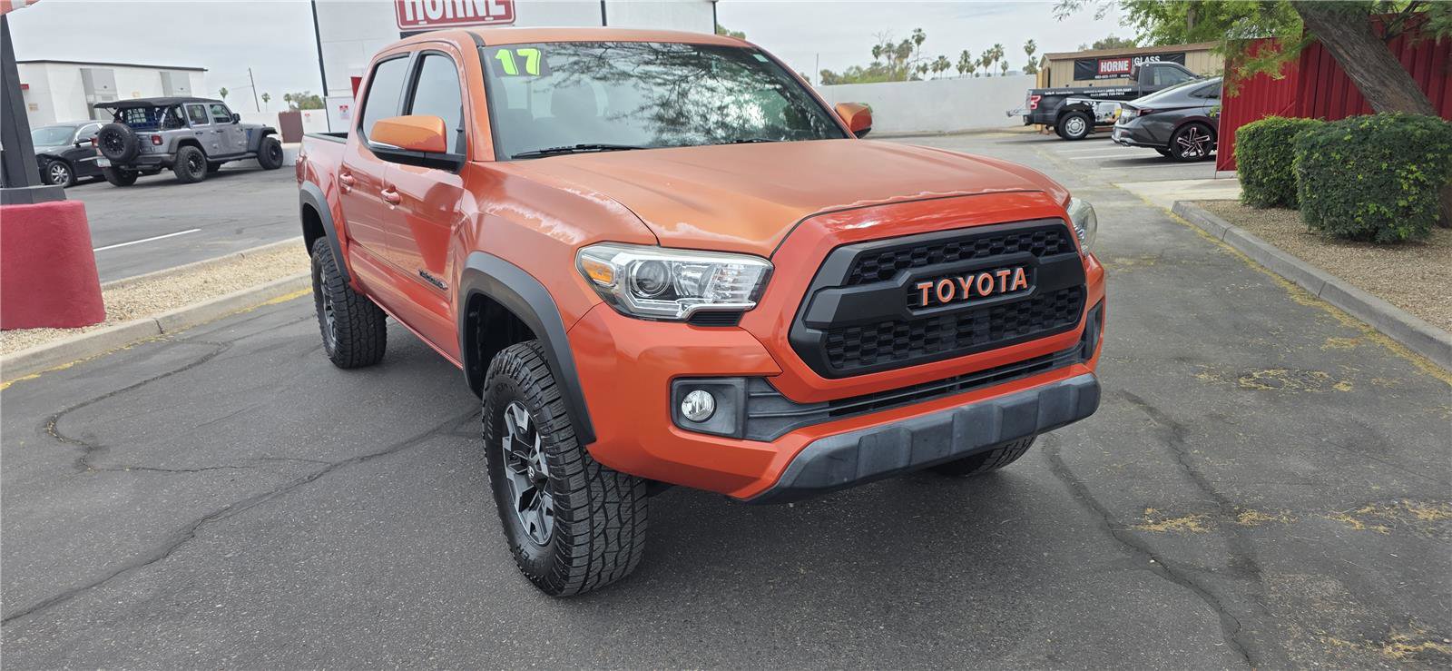 Used 2017 Toyota Tacoma TRD Off-Road w/ Premium & Technology Package image 2