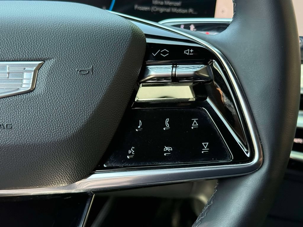 Used 2024 Cadillac Lyriq Luxury AWD/4WD image 31
