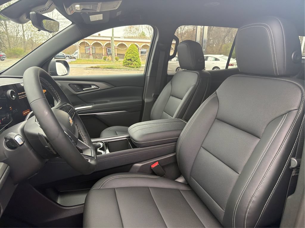 New 2026 Chevrolet Traverse LT w/ Driver Confidence Package AWD/4WD image 10