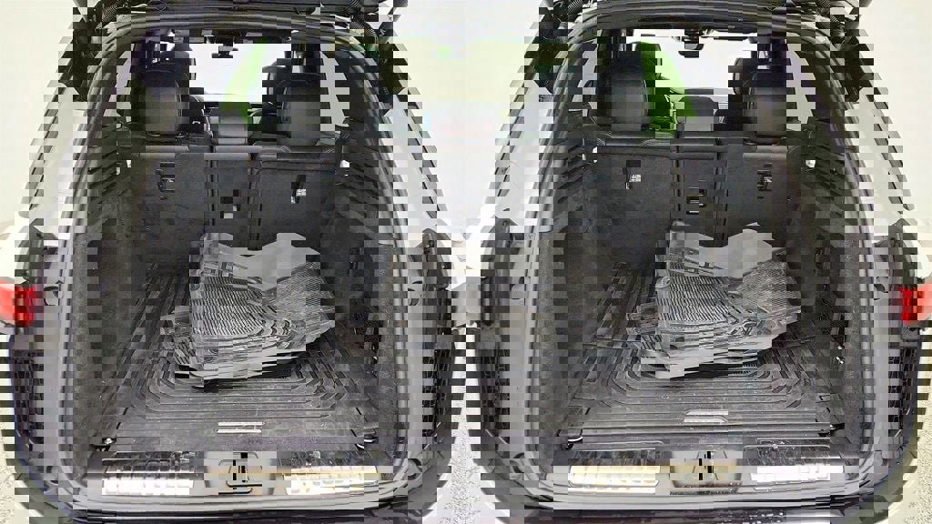 Used 2025 Land Rover Range Rover Sport Dynamic SE image 23