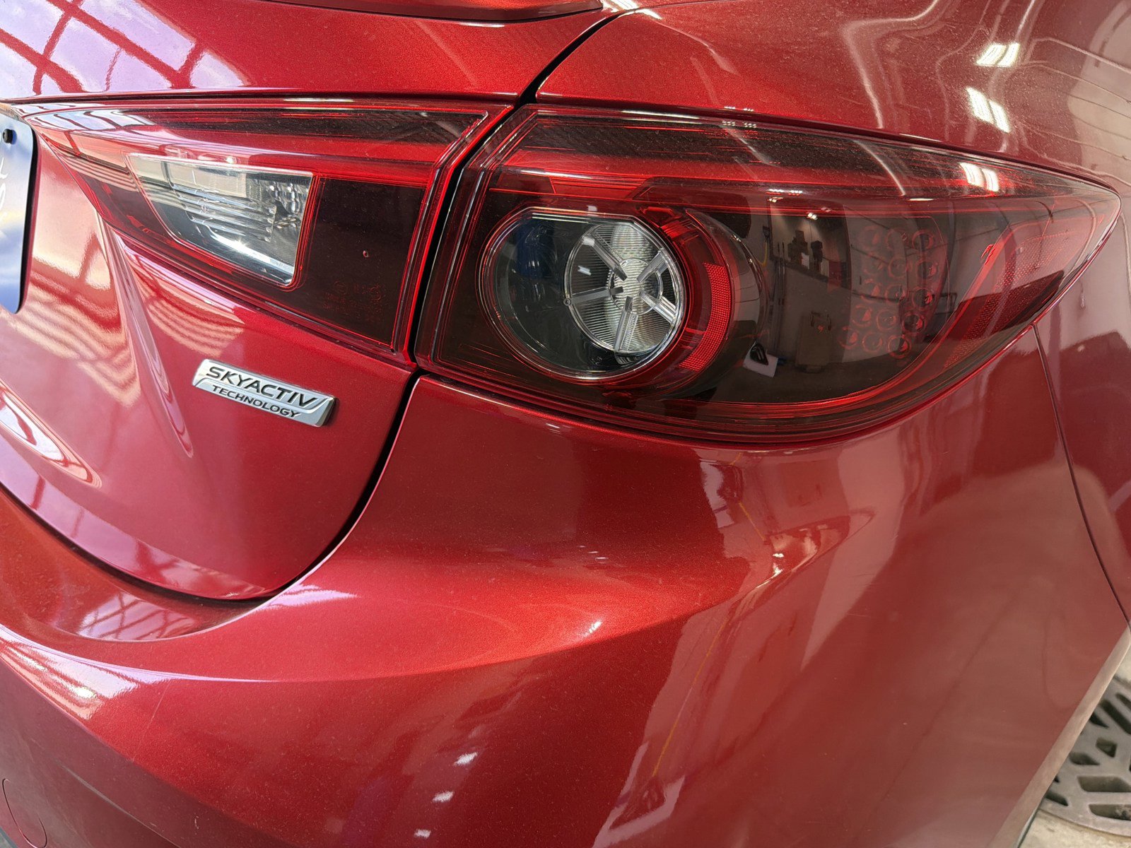 Used 2018 MAZDA MAZDA3 Grand Touring FWD image 11